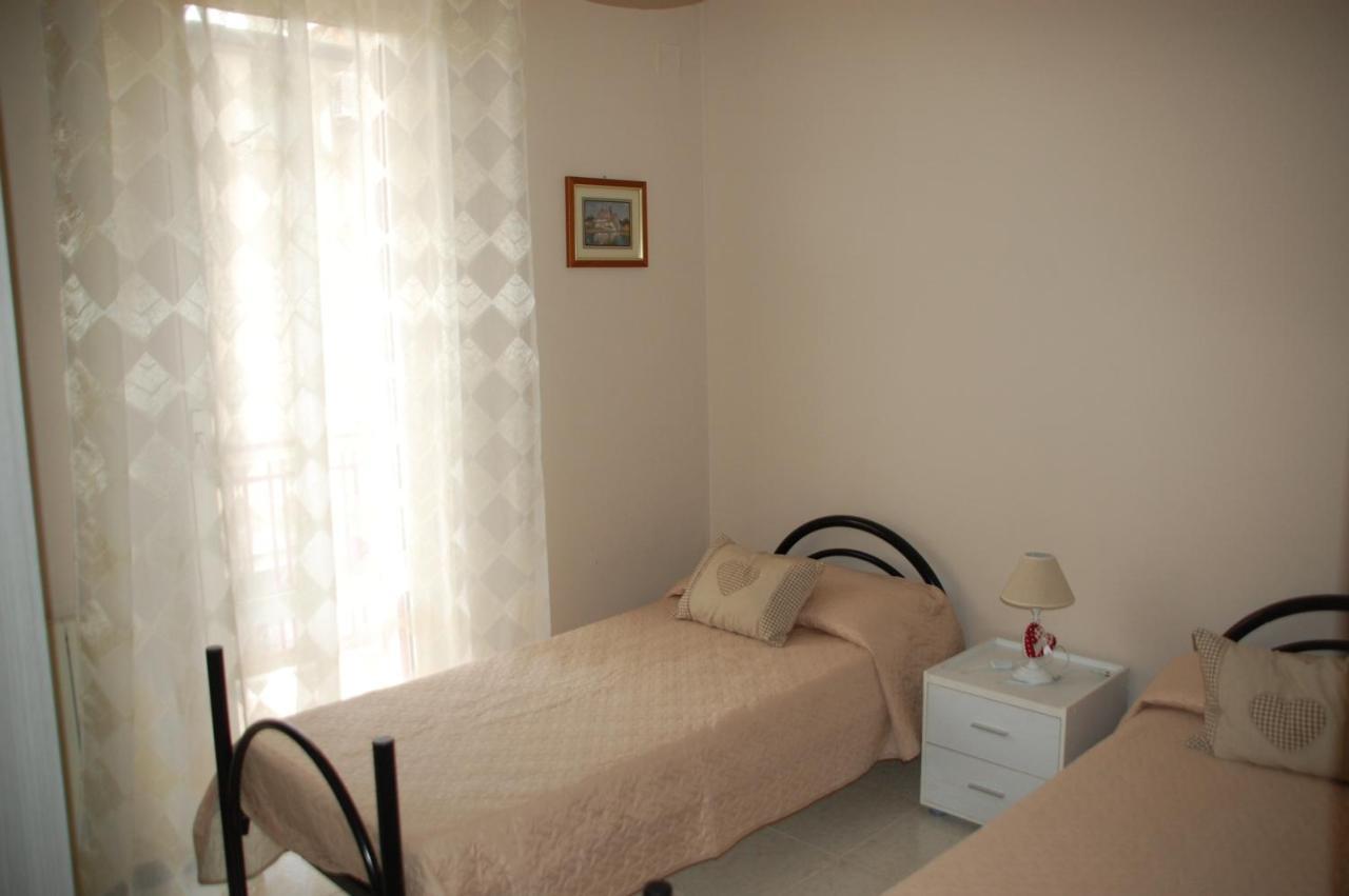 Appartamento "Rina Centro Sicilia" Pietraperzia Exterior photo