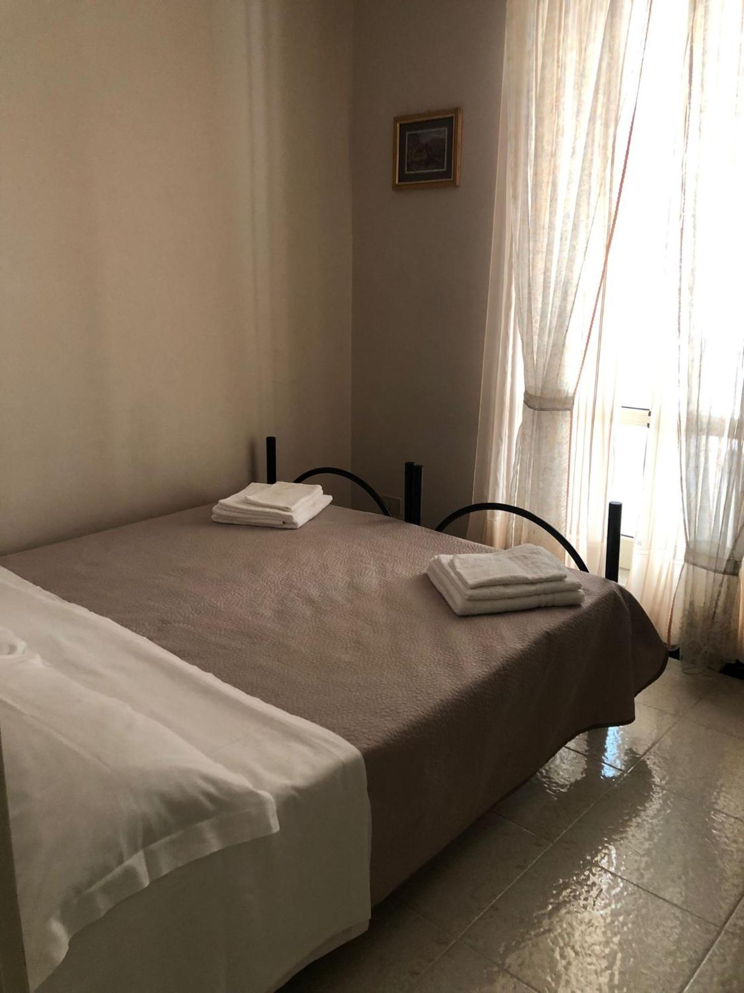 Appartamento "Rina Centro Sicilia" Pietraperzia Exterior photo
