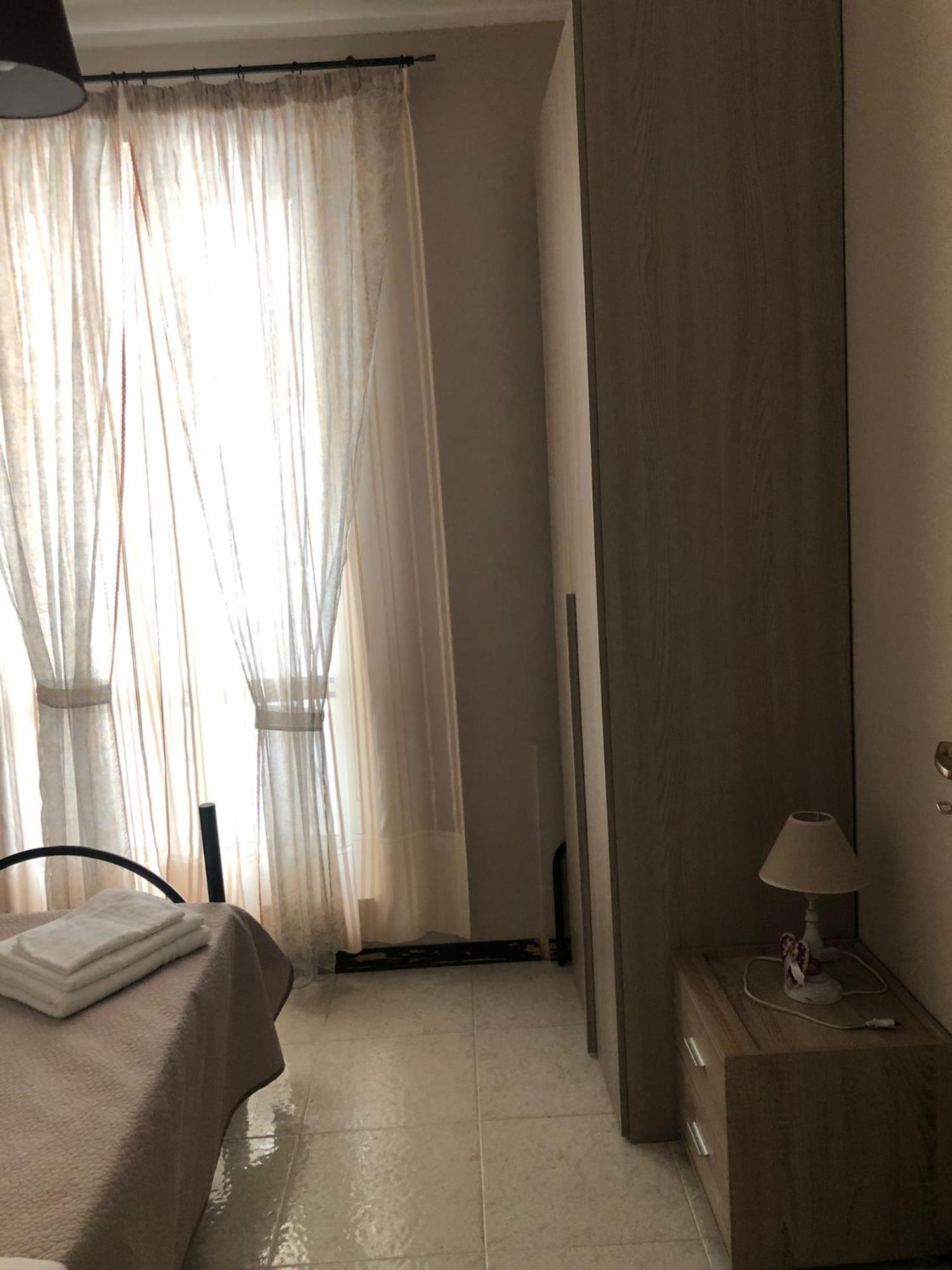 Appartamento "Rina Centro Sicilia" Pietraperzia Exterior photo
